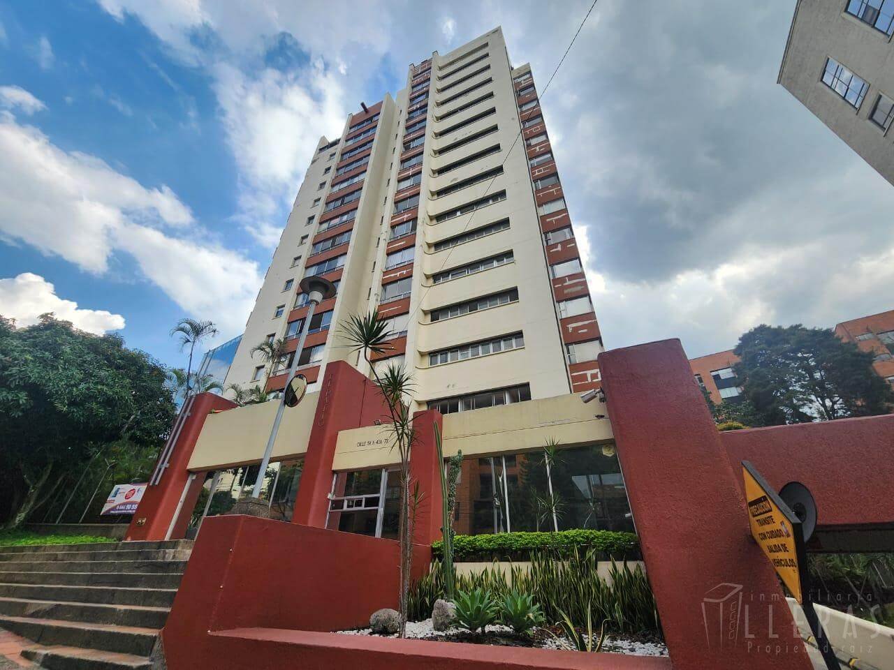 Apartamento en Milla de Oro, oportunidad de reforma - Imagen 1