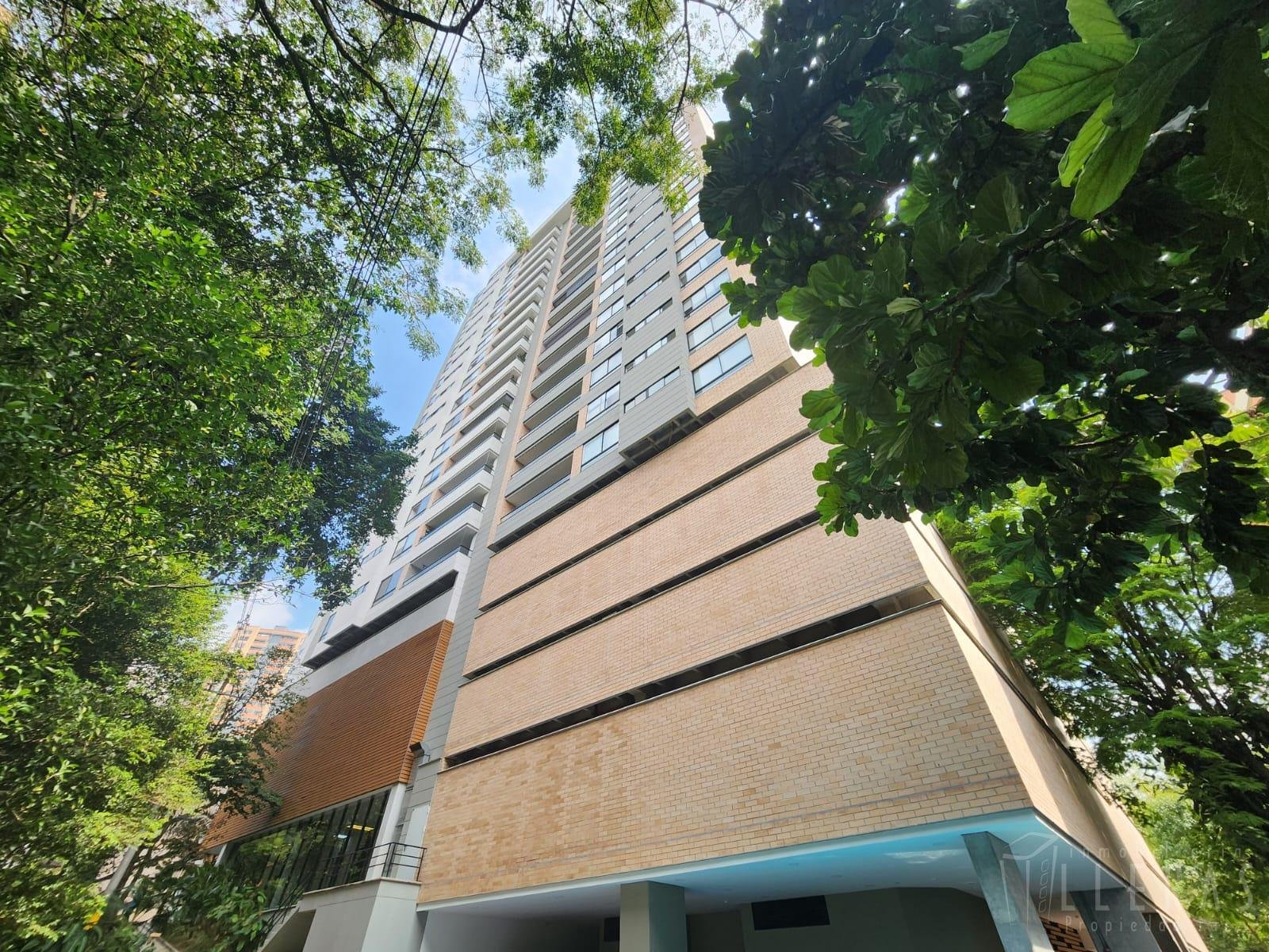 Sector Loma Las Brujas, lujoso y amplio amoblado - Imagen 1