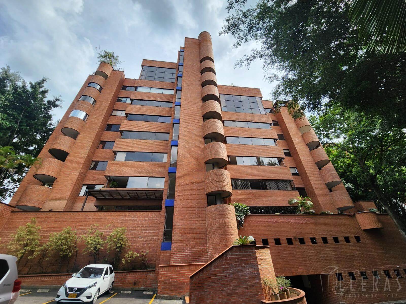 Sector Los Balsos, apartamento de gran formato - Imagen 1