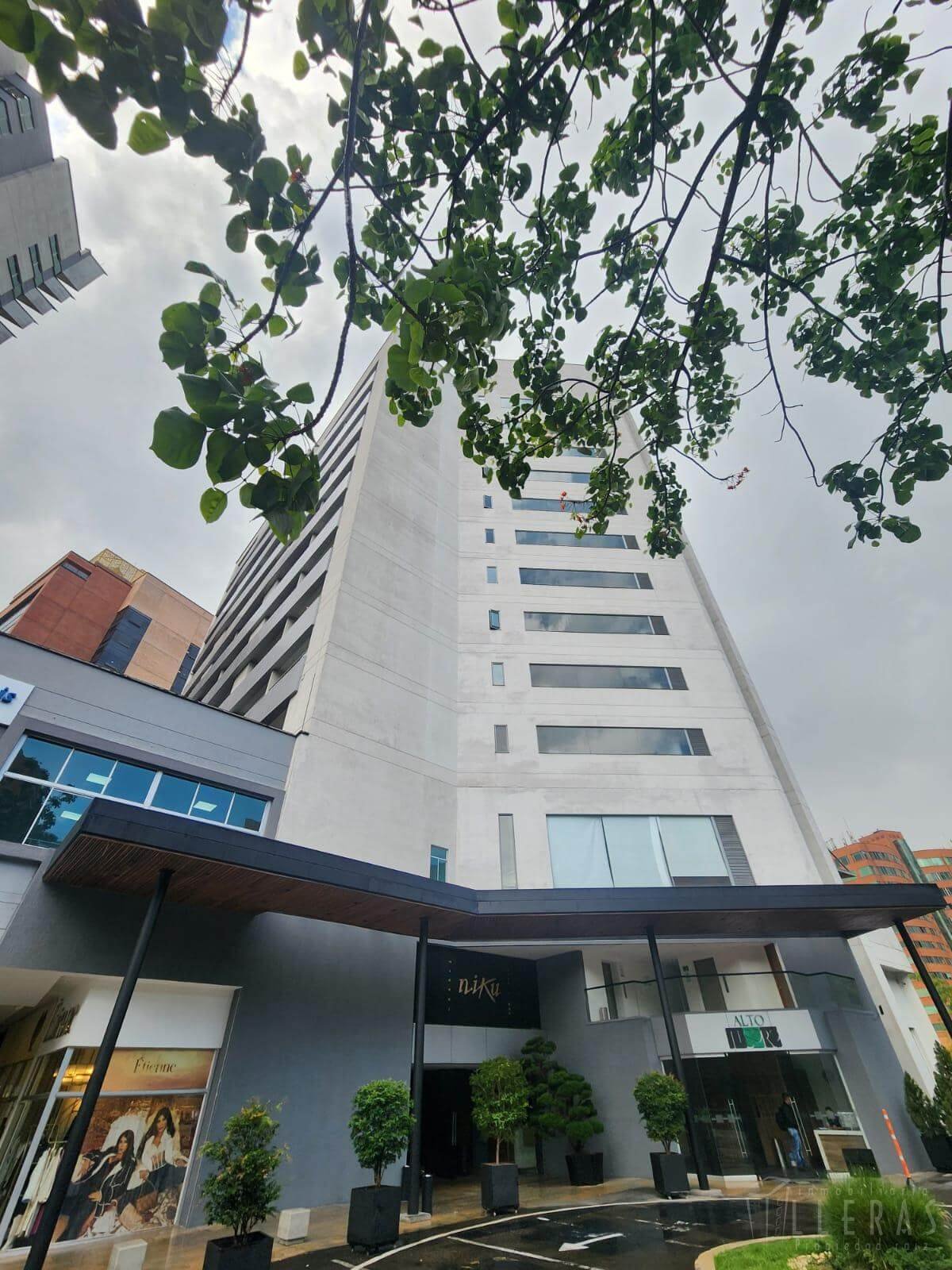 Sector El Tesoro, aparta-estudio con linda vista - Imagen 1