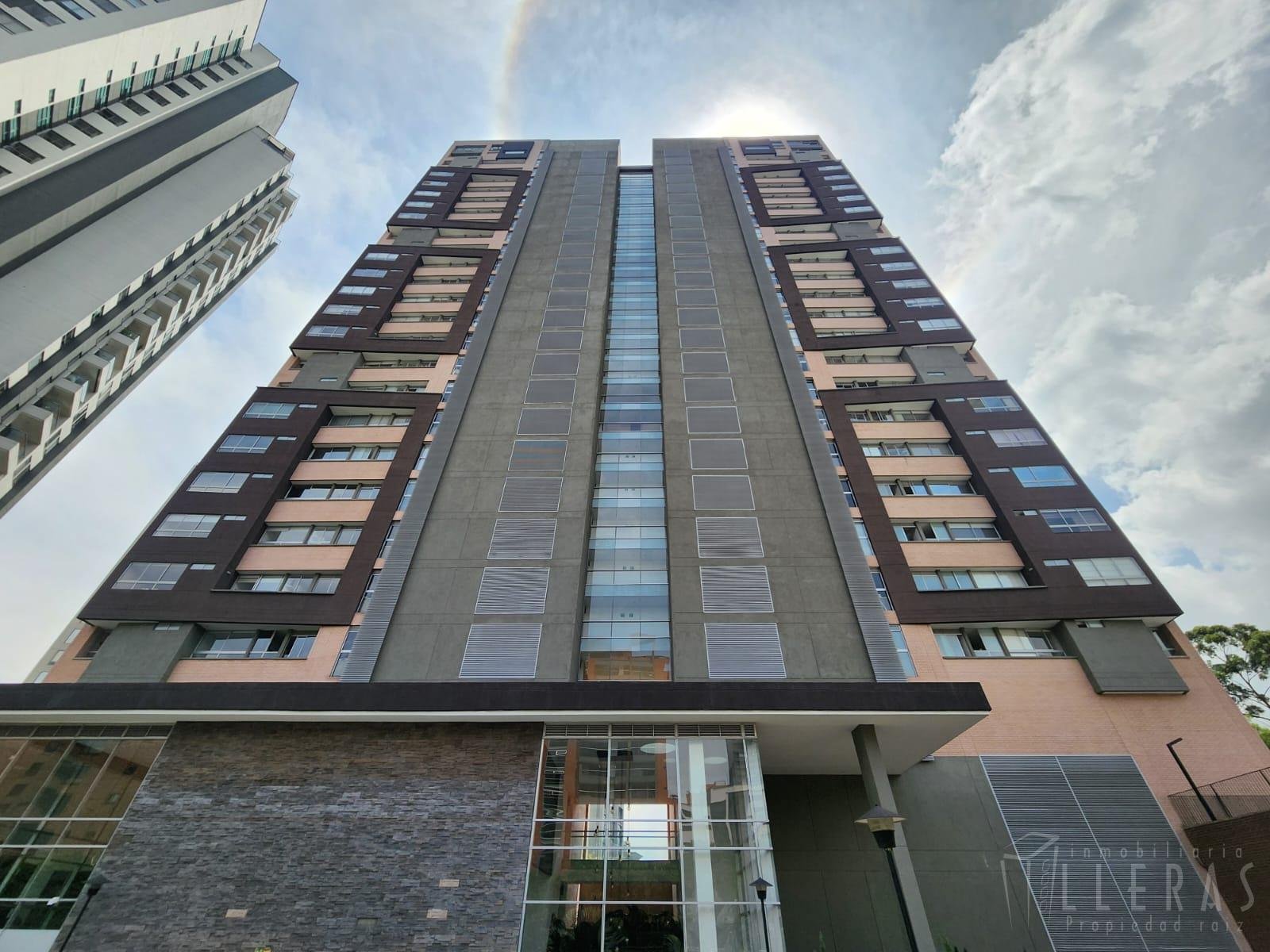 Sector Santa maría de los Ángeles, piso alto con hermosa vista - Imagen 1