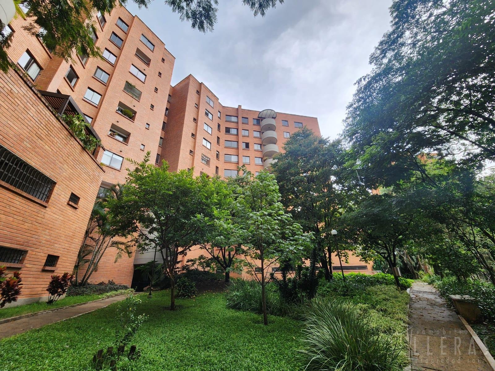 Sector Vizcaya, apartamento con vista campestre y 3 balcones - Imagen 1