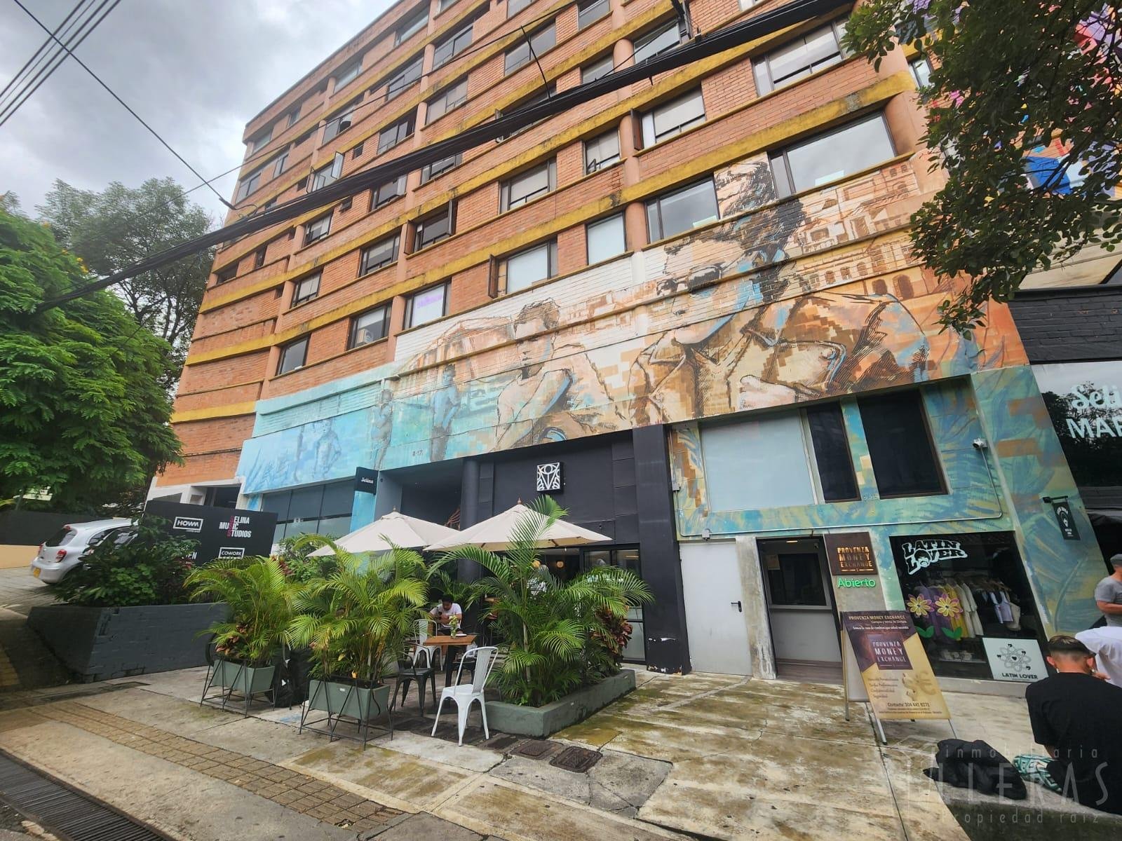 Sector Vizcaya, oficina amoblada en Hotel Selina - Imagen 1