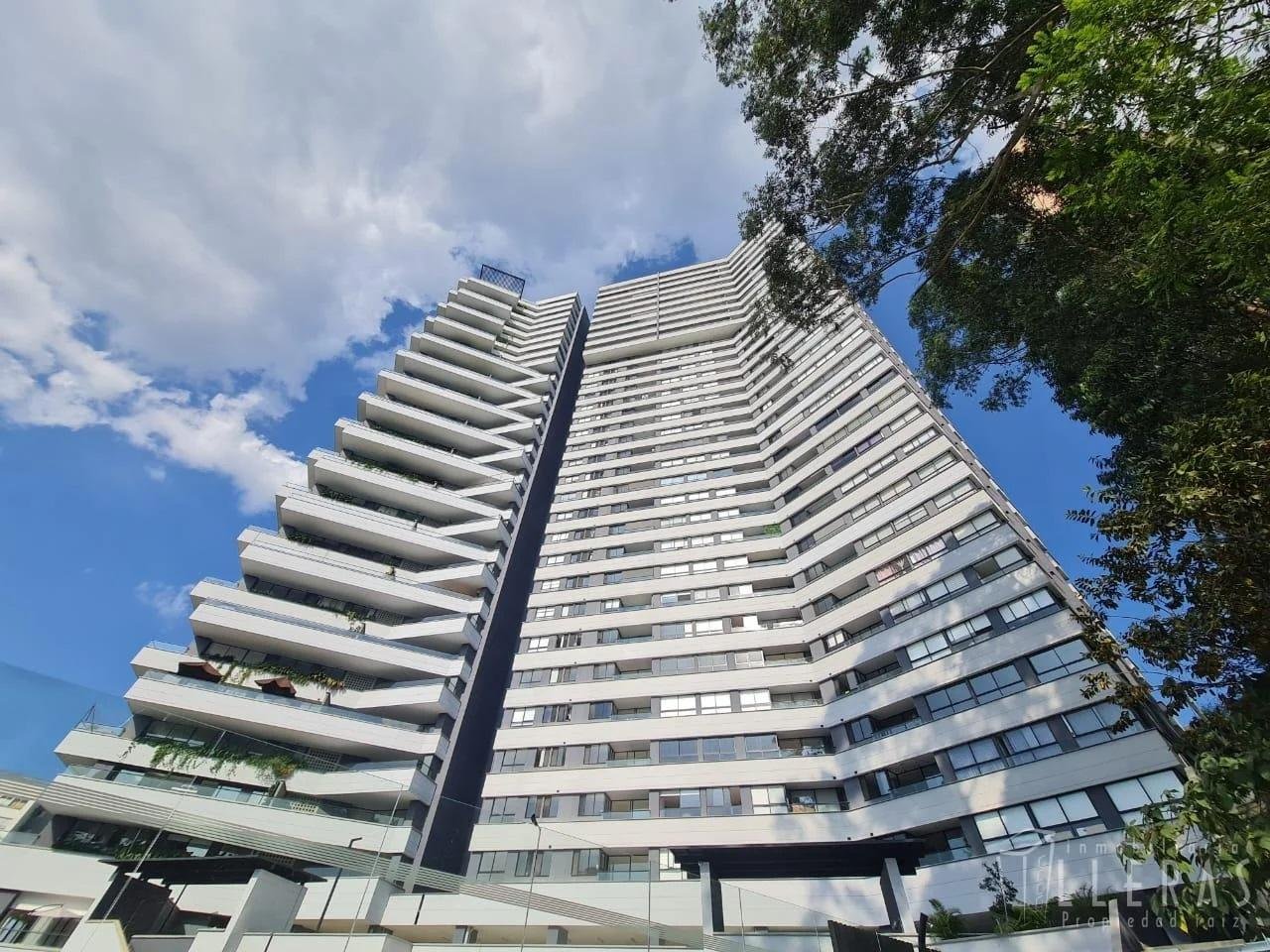 Sector Las Palmas, amplios espacios con hermosa vista a Médellín - Imagen 1