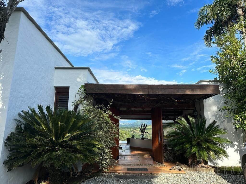 Sector Puente Iglesias, hermosa finca en clima cálido con piscina y hermosa vista - Imagen 1