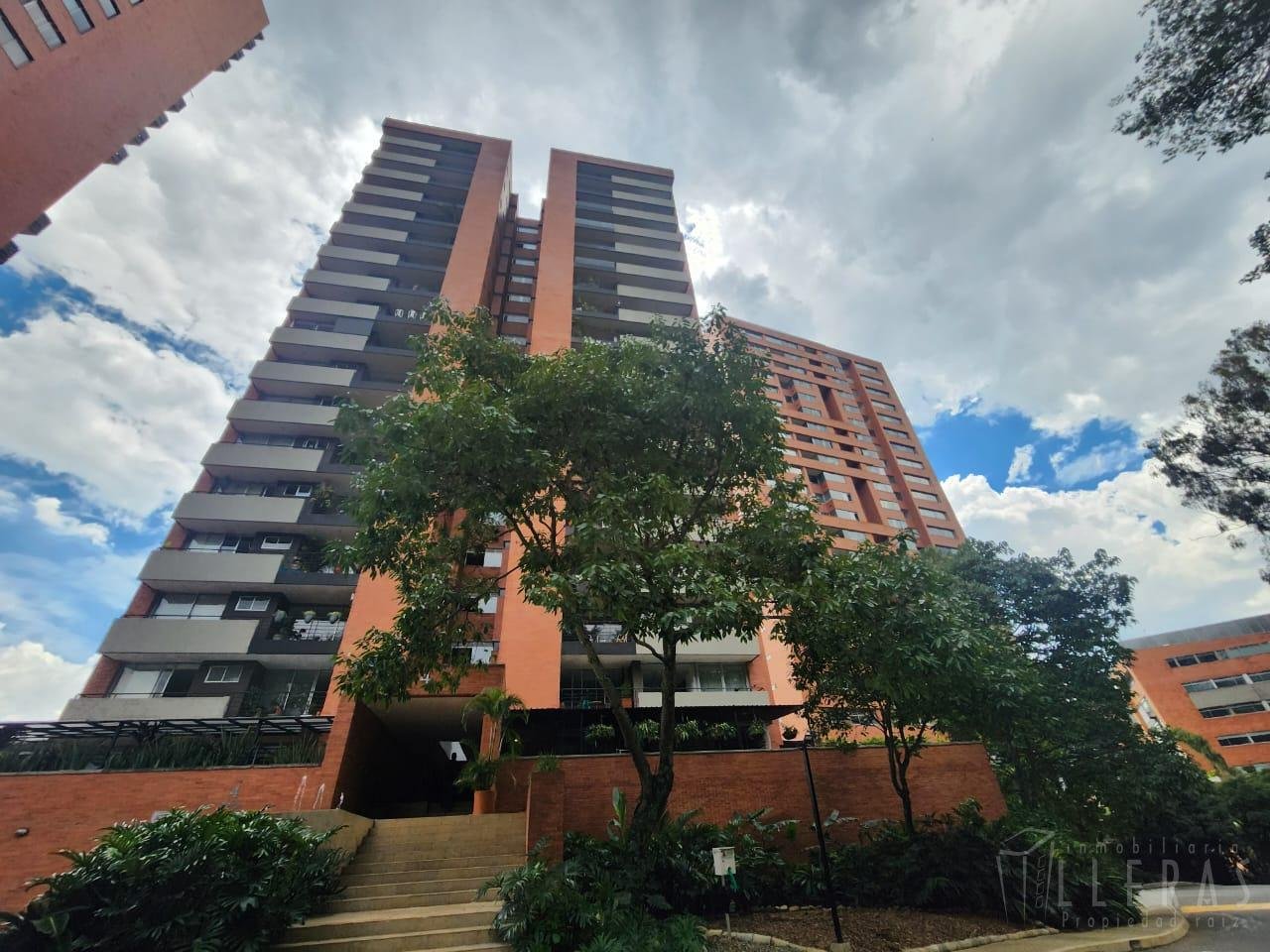 Sector El Tesoro, amoblado con hermosa vista - Imagen 1