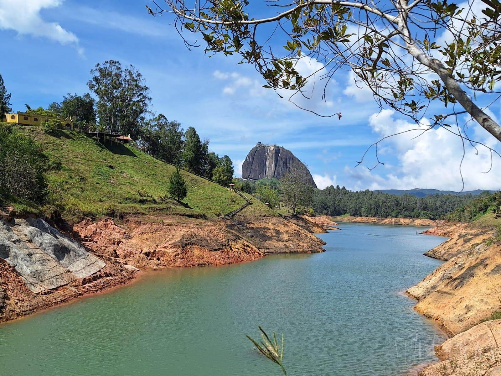 Peñol Guatape - Venta de Lote con vista a la Represa - Imagen 1