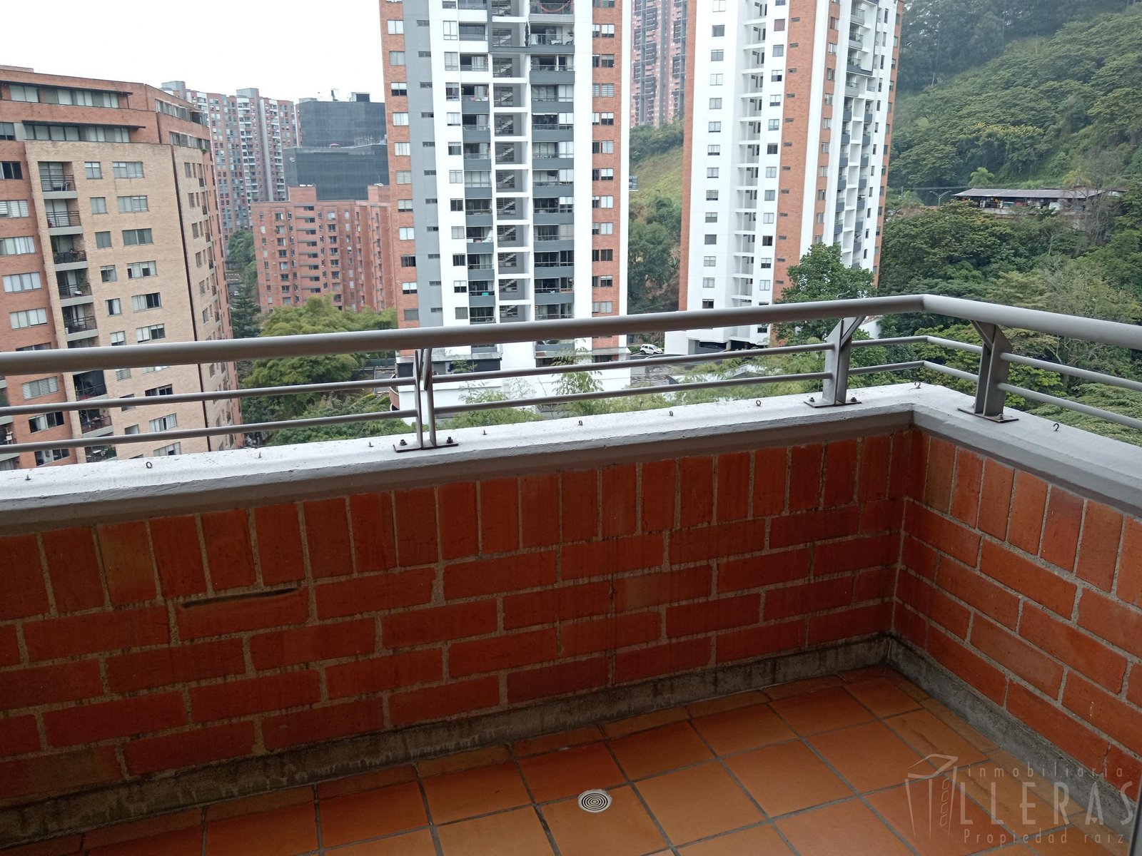 Castropol apartamento con buena vista - Imagen 1