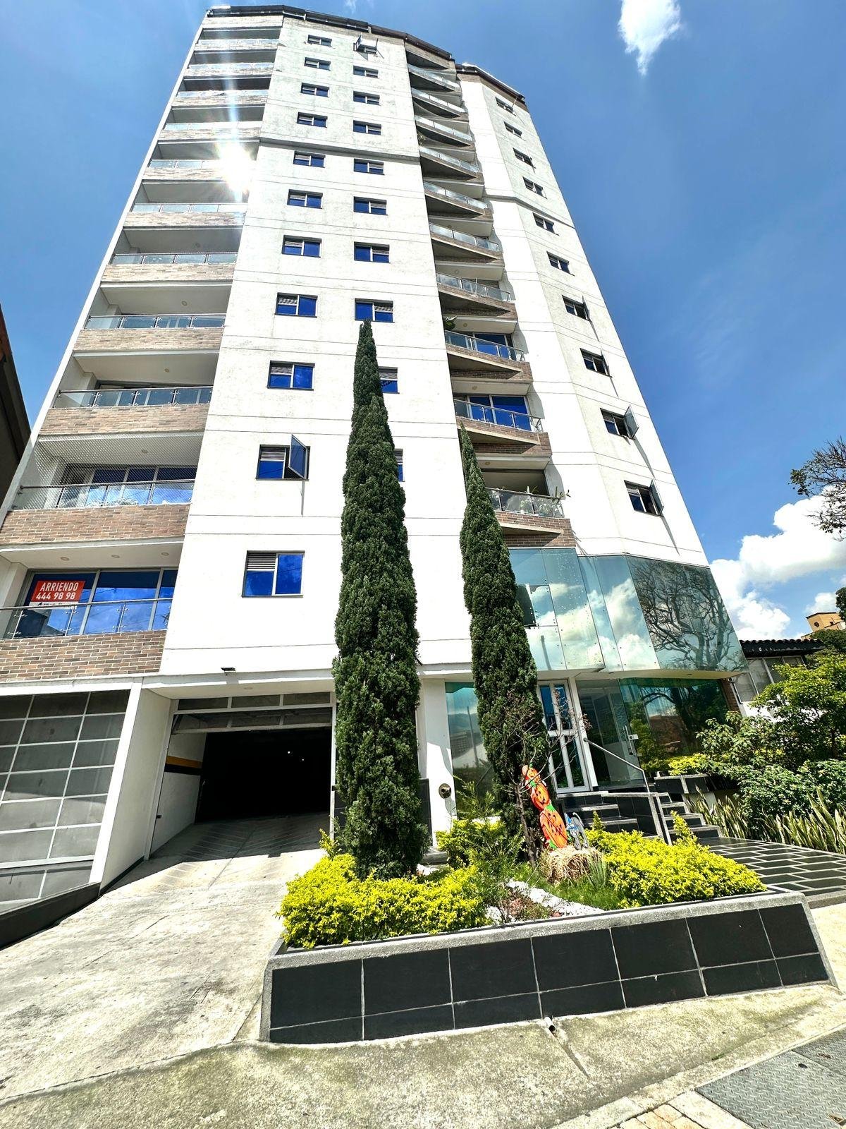 AMPLIO Y HERMOSO APARTAMENTO LAURELES - Imagen 1