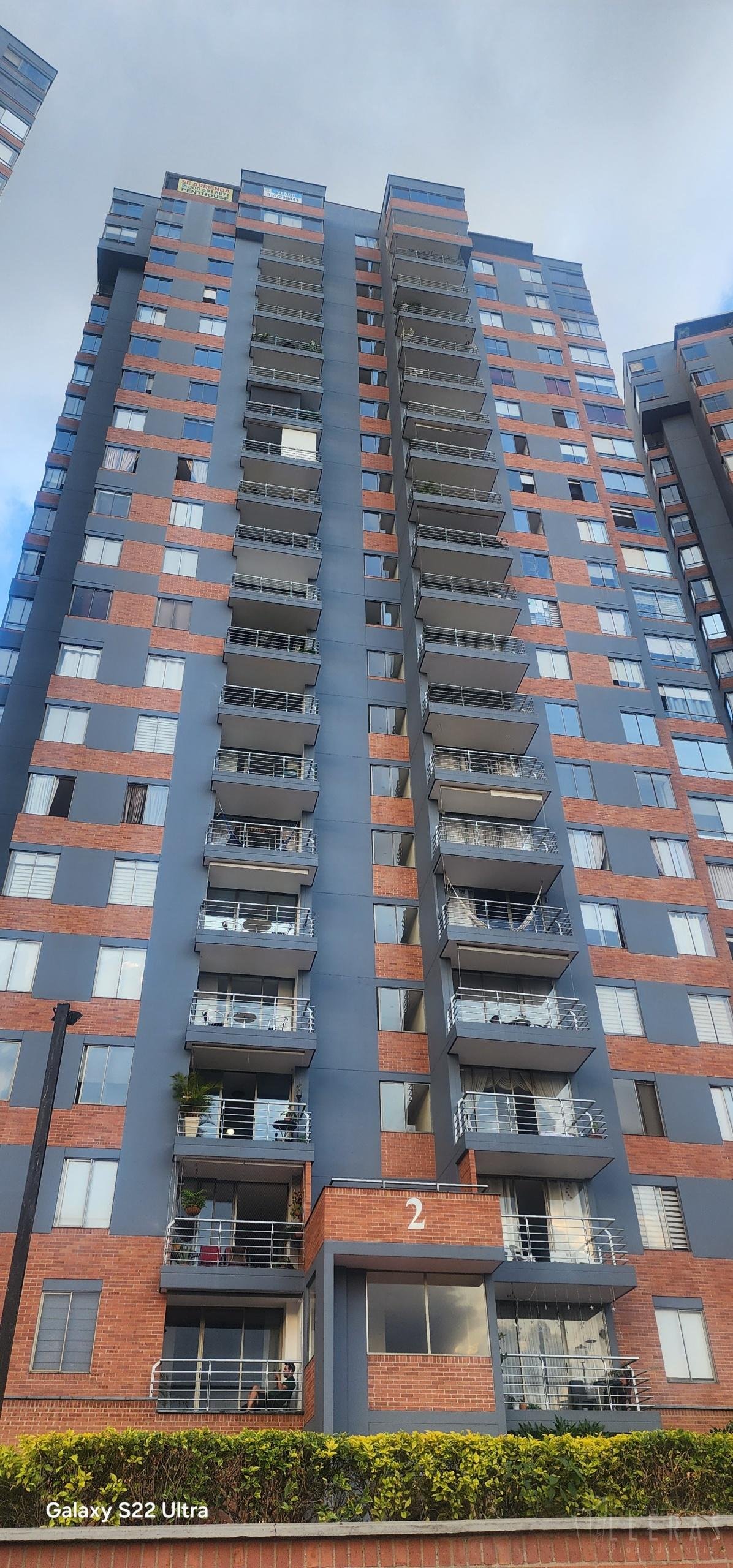 MILLA DE ORO APARTAMENTO PARA ARRIENDO CERCA CC SANTAFE EXCELENTE UBICACIÓN - Imagen 1