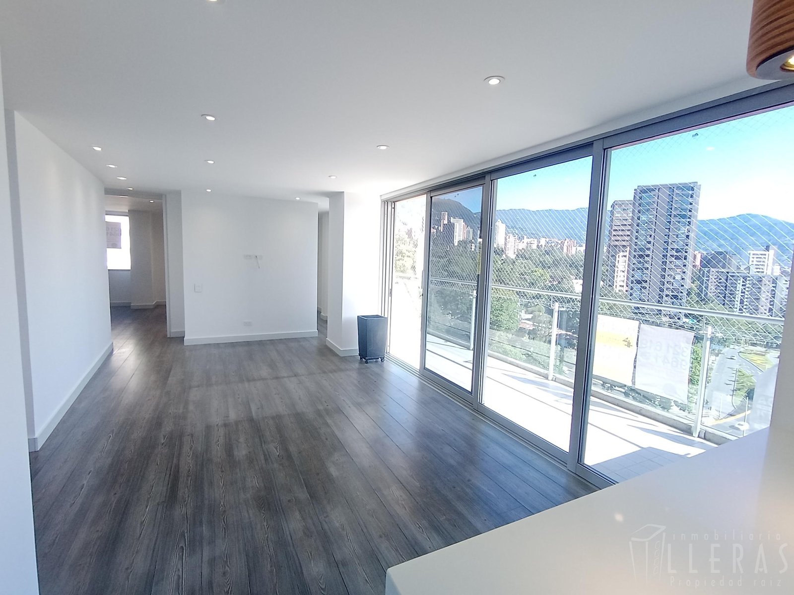 CC SANTAFE APARTAMENTO ACABADOS MODERNOS - Imagen 1