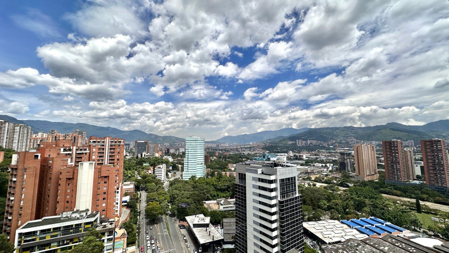 El Poblado Apartamento - Miniatura 3