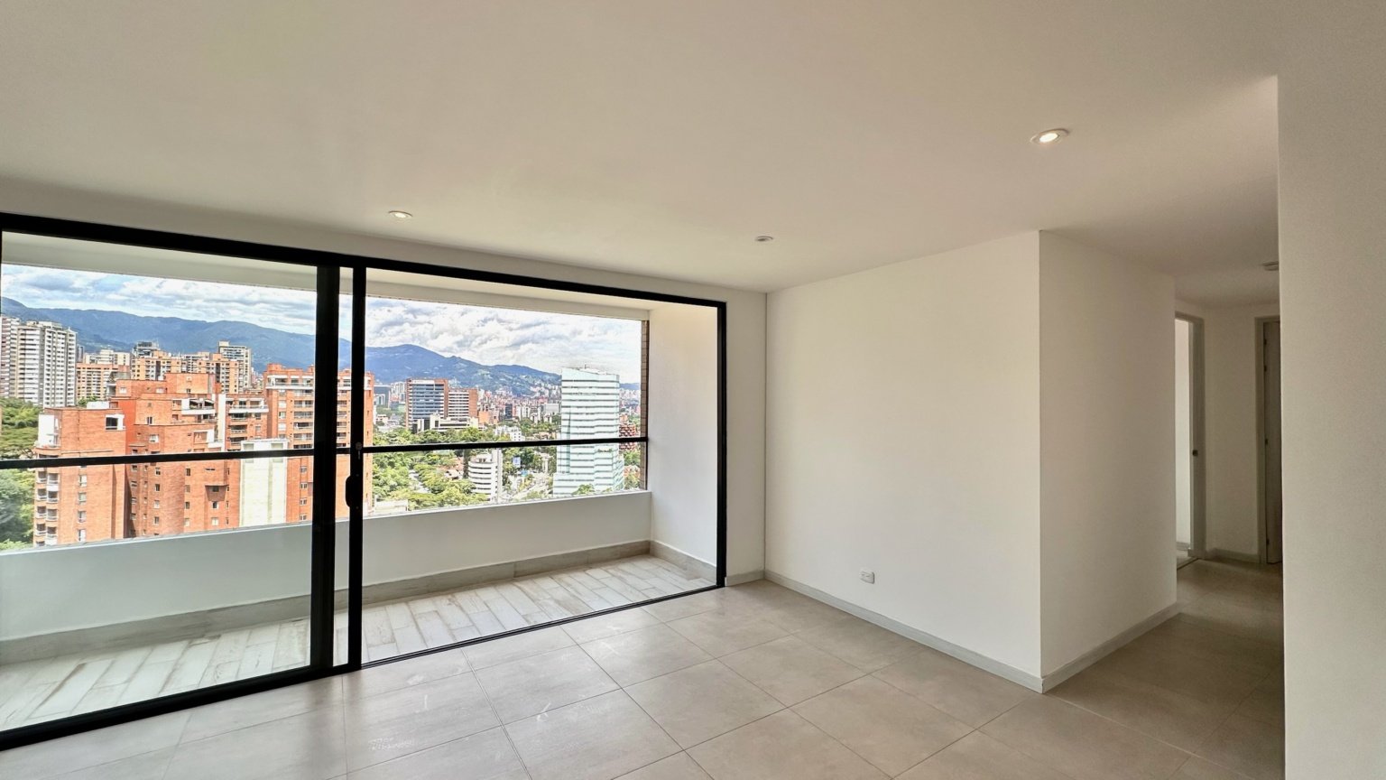 El Poblado Apartamento - Miniatura 2