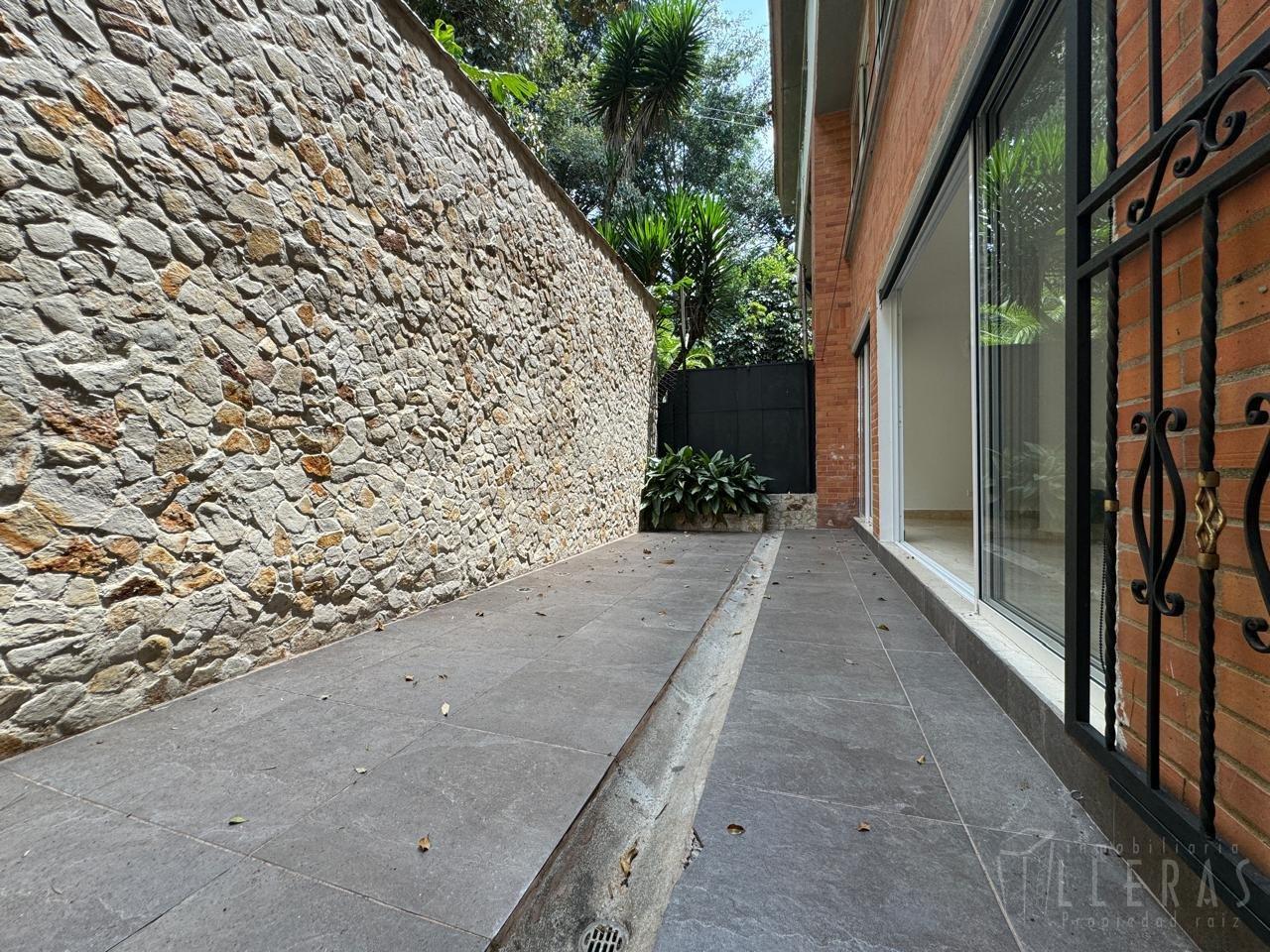 El Tesoro Casa en Unidad Cerrada - Miniatura 8