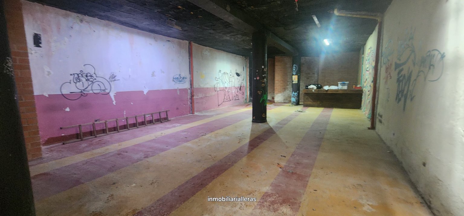 LOCAL COMERCIAL BARRIO PROVENZA - Miniatura 4