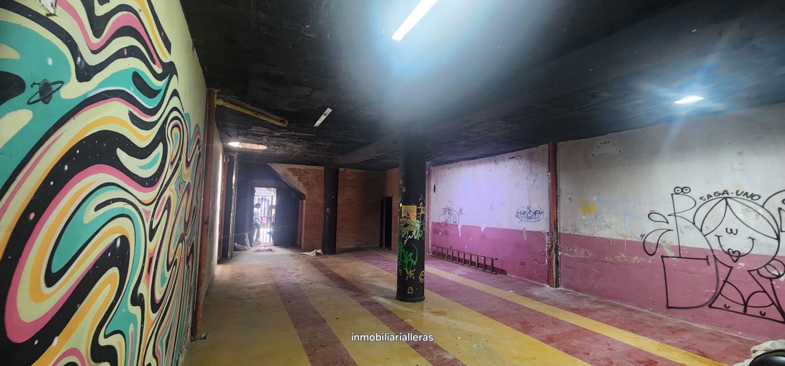 LOCAL COMERCIAL BARRIO PROVENZA - Miniatura 3