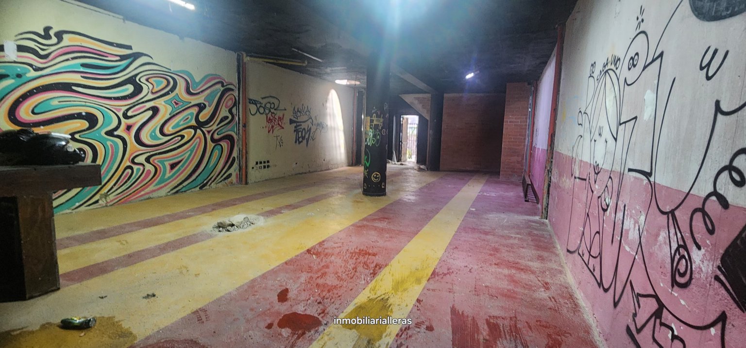 LOCAL COMERCIAL BARRIO PROVENZA - Miniatura 2