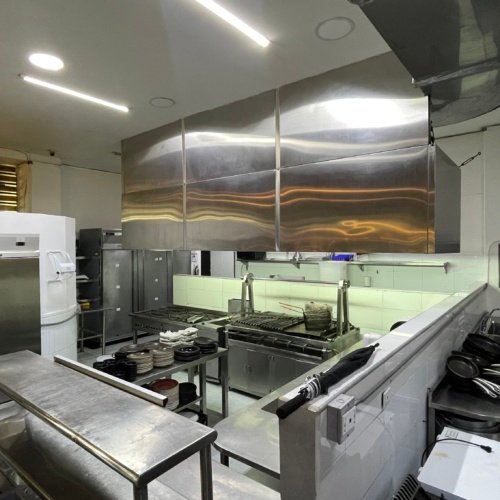 LOCAL PARQUE LLERAS - Miniatura 13