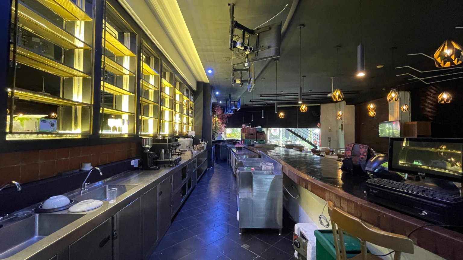 LOCAL PARQUE LLERAS - Miniatura 23