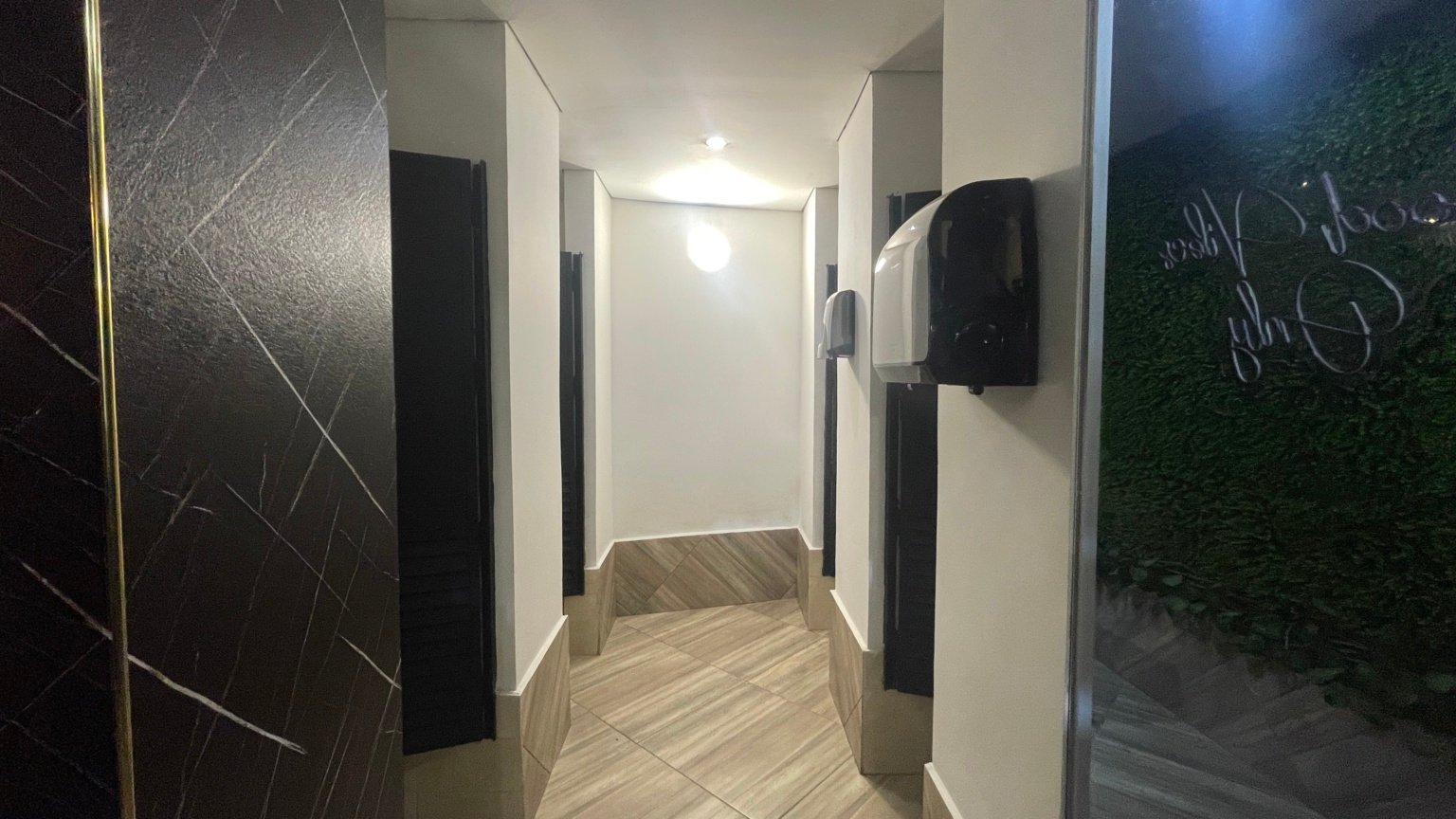 LOCAL PARQUE LLERAS - Miniatura 2