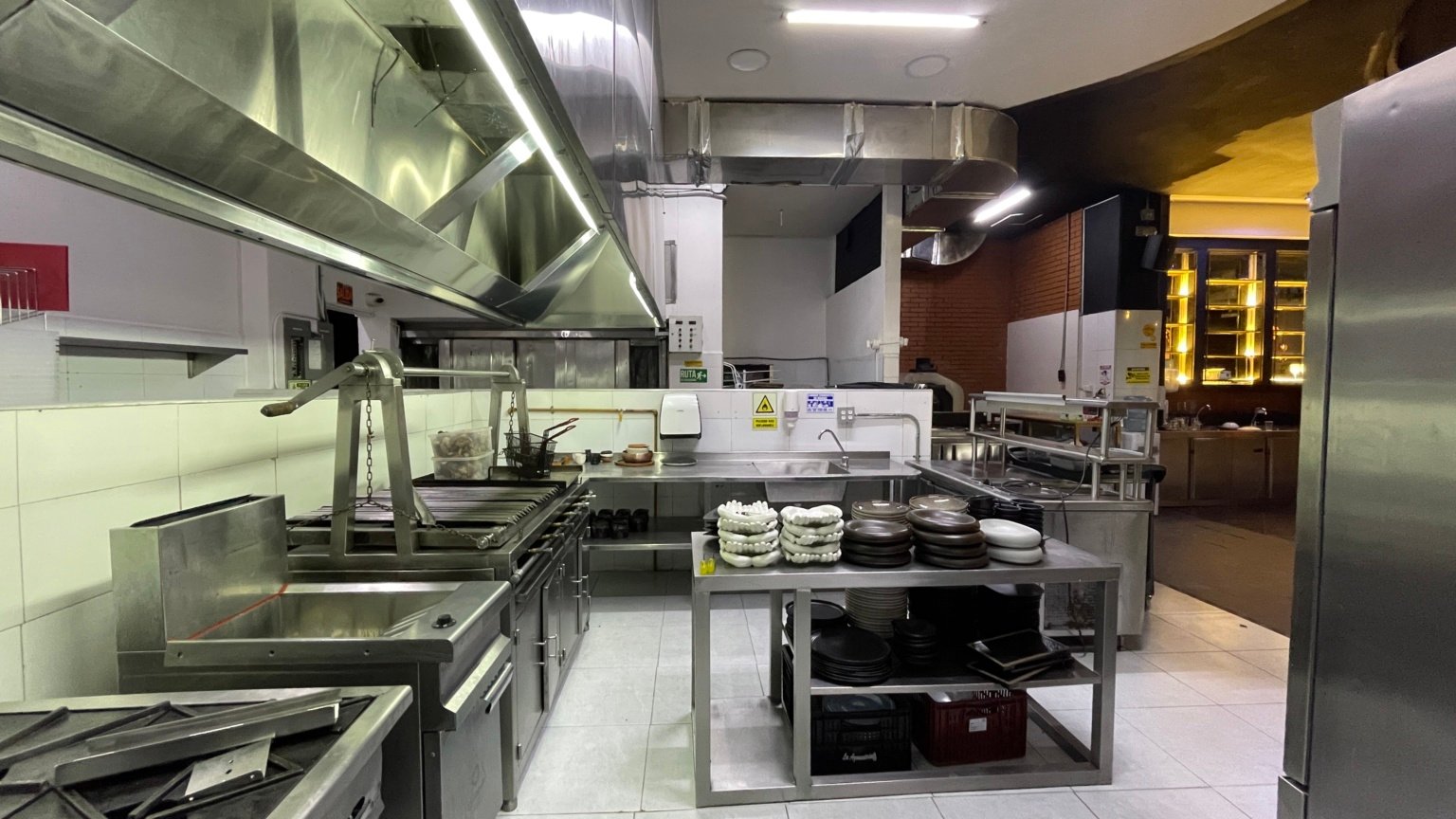 LOCAL PARQUE LLERAS - Miniatura 24