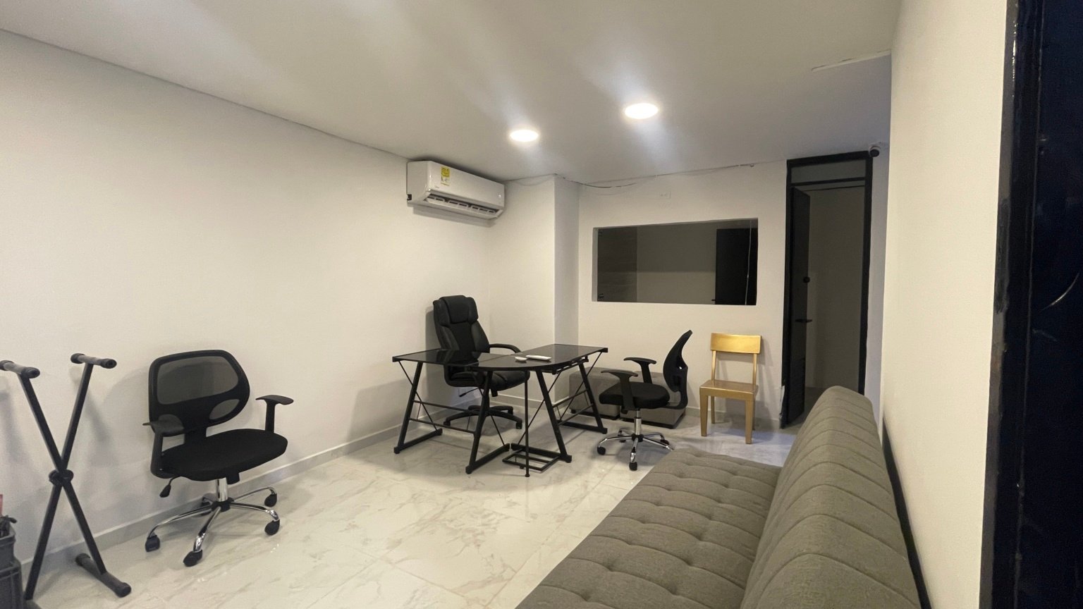 LOCAL PARQUE LLERAS - Miniatura 4