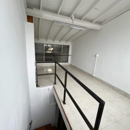 Local comercial oficina en av el poblado La casona - Miniatura 4