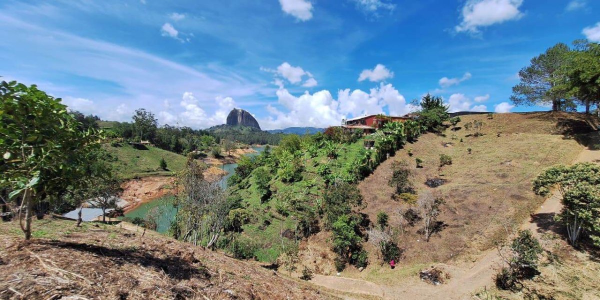 Peñol Guatape - Venta de Lote con vista a la Represa - Miniatura 12