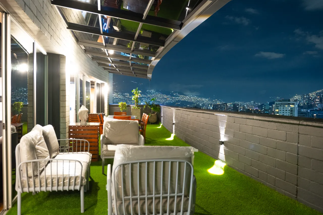 AV EL POBLADO MILLA DE ORO PENTHOUSE AMOBLADO - Imagen 1