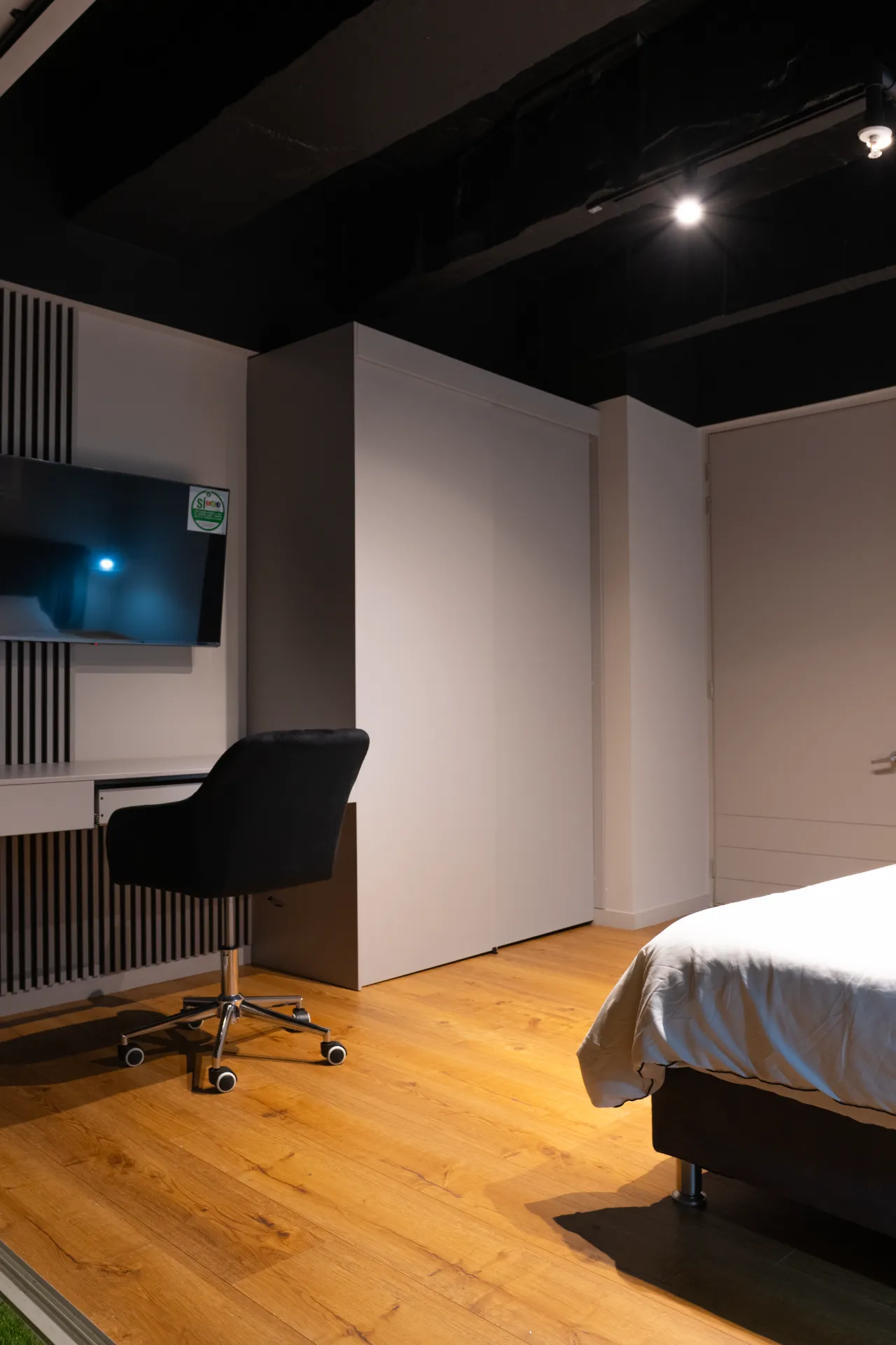 AV EL POBLADO MILLA DE ORO PENTHOUSE AMOBLADO - Miniatura 20