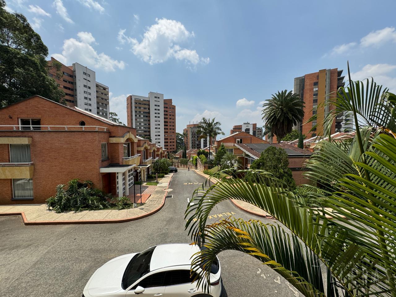 EL TESORO CASA EN UNIDAD CERRADA - Miniatura 2