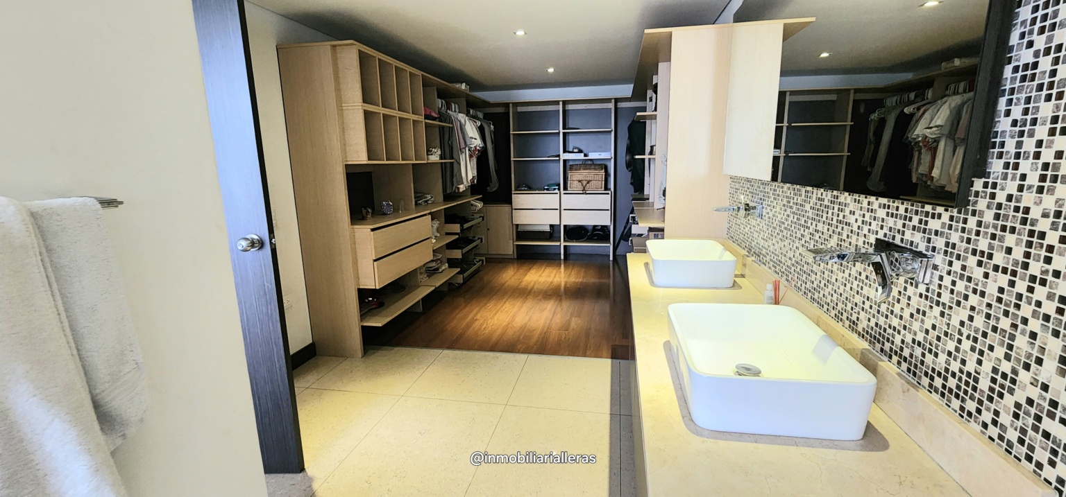 LA 34 CASTROPOL  EXCELENTE UBICACIÓN - Miniatura 2