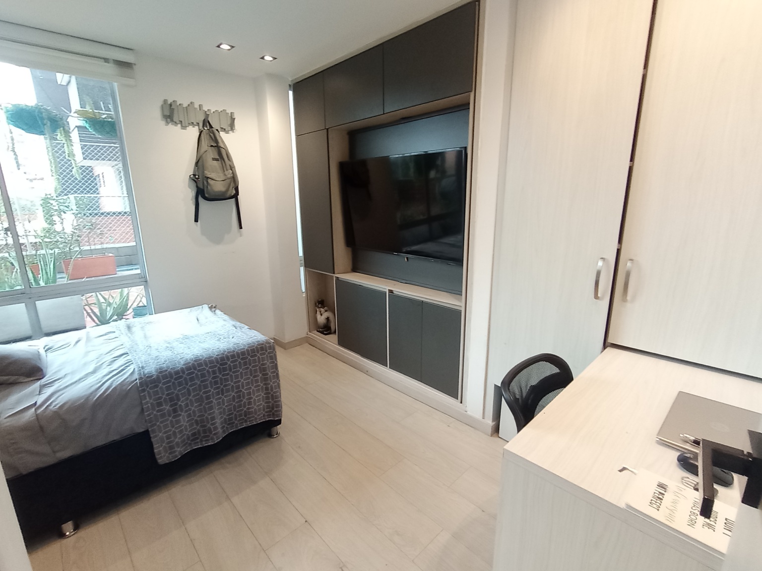 INFERIOR CON LOS BALSOS POR LA VAQUITA APARTAMENTO AMOBLADO - Miniatura 21