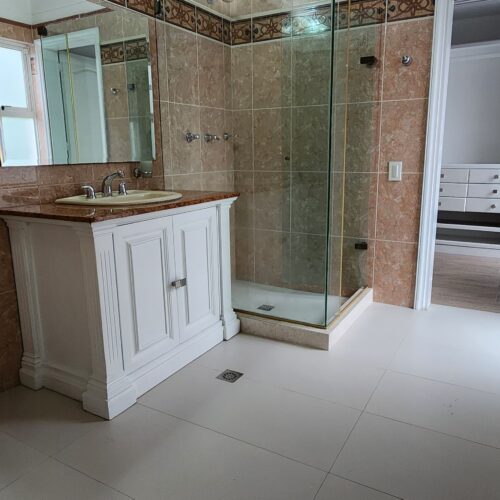 SE ARRIENDA AMPLIA CASA, POBLADO SAN LUCAS - Miniatura 22