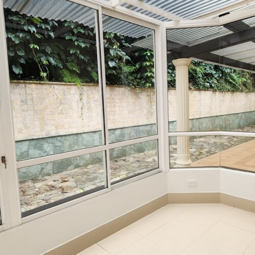 SE ARRIENDA AMPLIA CASA, POBLADO SAN LUCAS - Miniatura 9