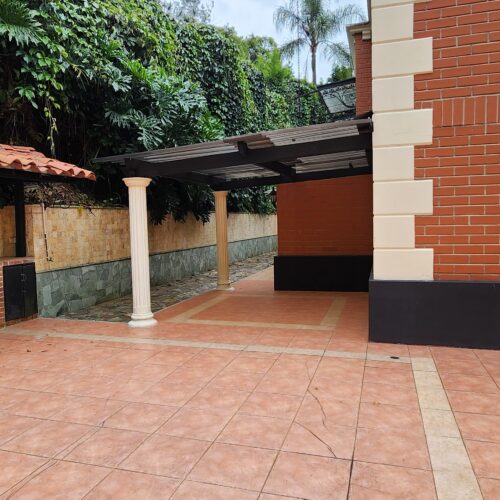 SE ARRIENDA AMPLIA CASA, POBLADO SAN LUCAS - Miniatura 11