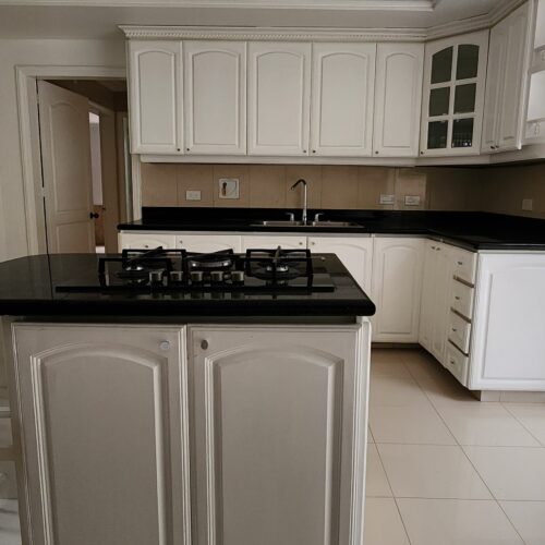 SE ARRIENDA AMPLIA CASA, POBLADO SAN LUCAS - Miniatura 3