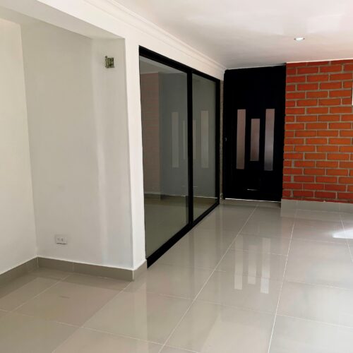 El Tesoro, Casa remodelada con amplios espacios - Miniatura 23