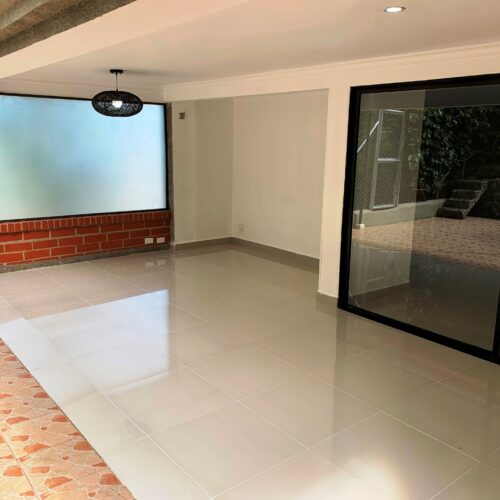 El Tesoro, Casa remodelada con amplios espacios - Miniatura 22