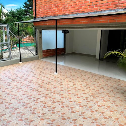 El Tesoro, Casa remodelada con amplios espacios - Miniatura 21