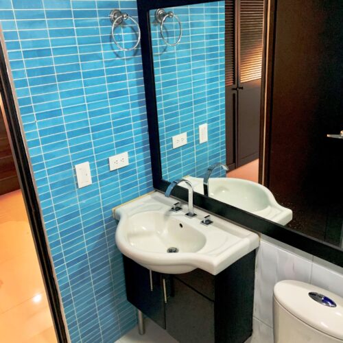 El Tesoro, Casa remodelada con amplios espacios - Miniatura 12