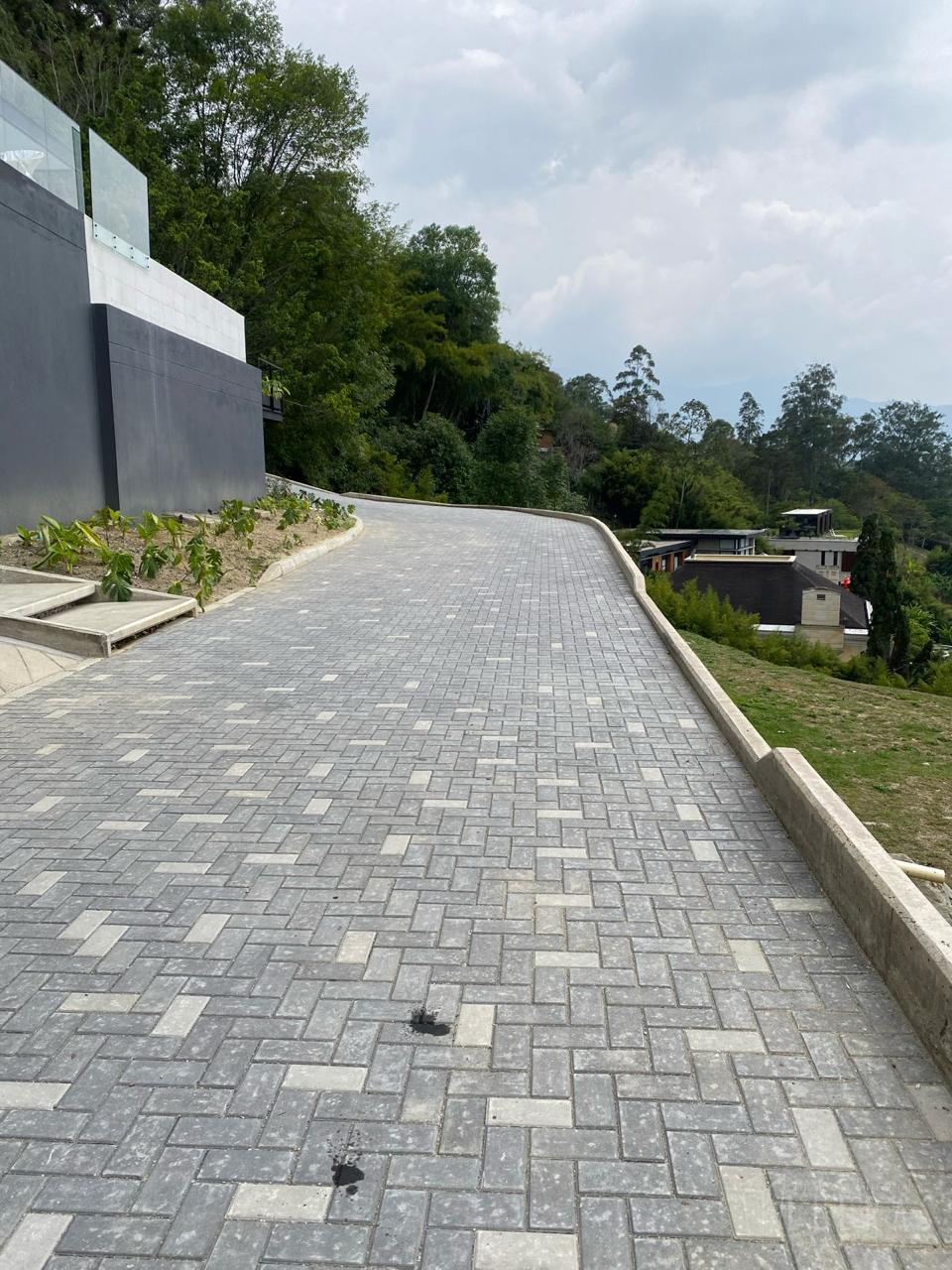 Sector Los Balsos, lote con hermosa vista a Medellín - Miniatura 11