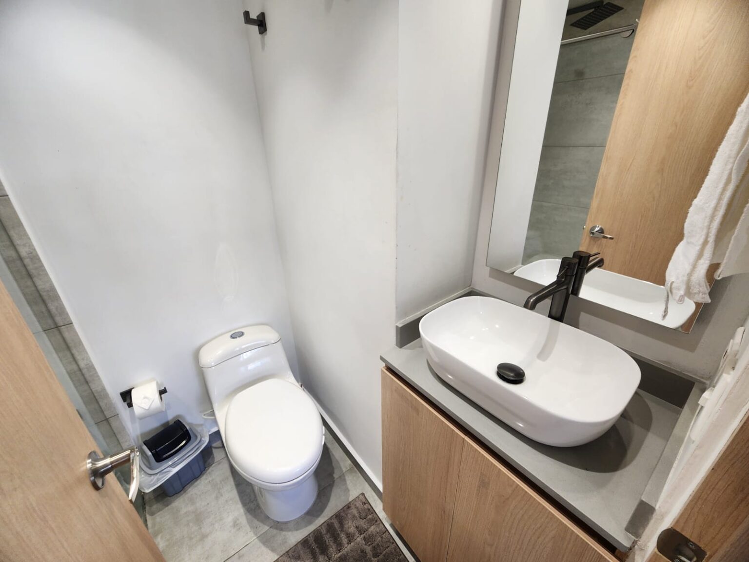 Sector Loma del Tesoro, lindo amoblado con terraza - Miniatura 20