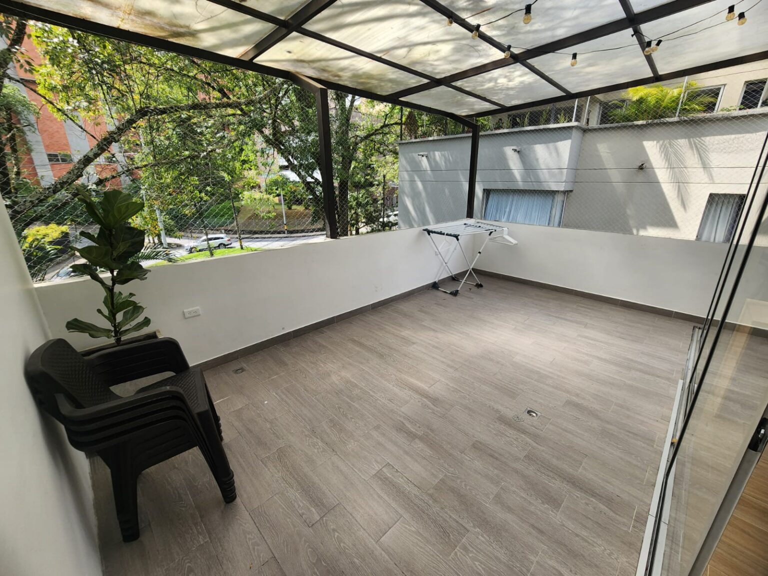 Sector Loma del Tesoro, lindo amoblado con terraza - Miniatura 6