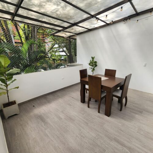 Sector Loma del Tesoro, amoblado remodelado con terraza - Miniatura 13