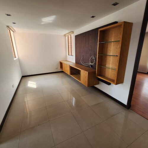 Sector Santa María de los Ángeles, piso alto con hermosa vista - Miniatura 13