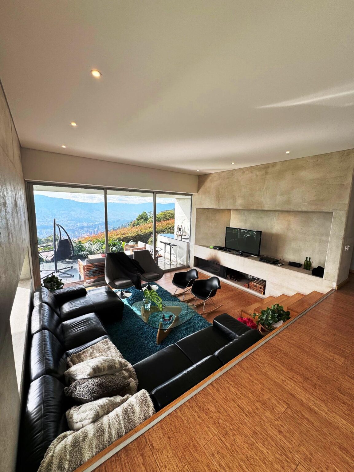 Sector Las Palmas, lujosa casa con hermosa vista a Medellín - Miniatura 13