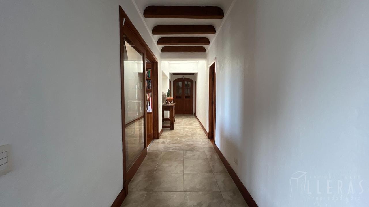 Sector Loma del Escobero, lujosa casa con grandes zonas verdes - Miniatura 8