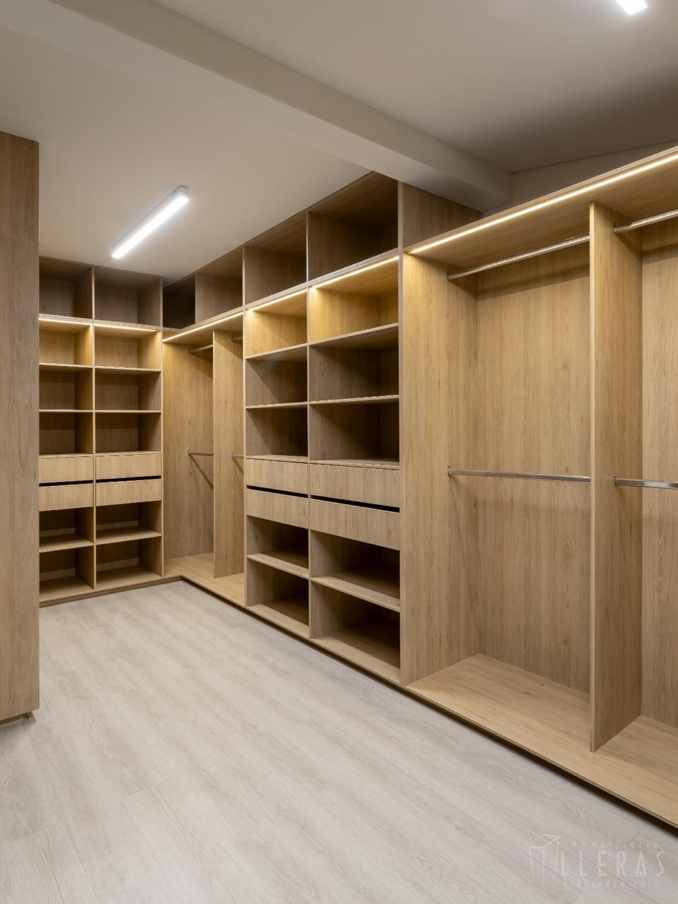 Sector Loma del Tesoro, casa 100% remodelada - Miniatura 4