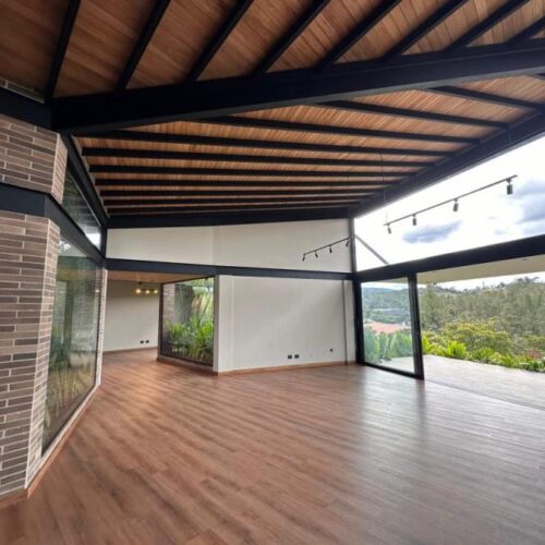 Sector El Retiro, casa campestre con hermosa vista - Miniatura 15